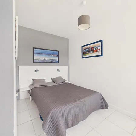 150m De La Plage, Maison Pour 6 Avec Terrasse بيت للعطل *