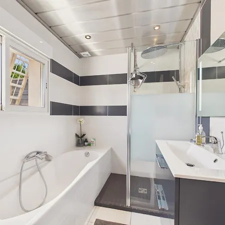 150m De La Plage, Maison Pour 6 Avec Terrasse Holiday home